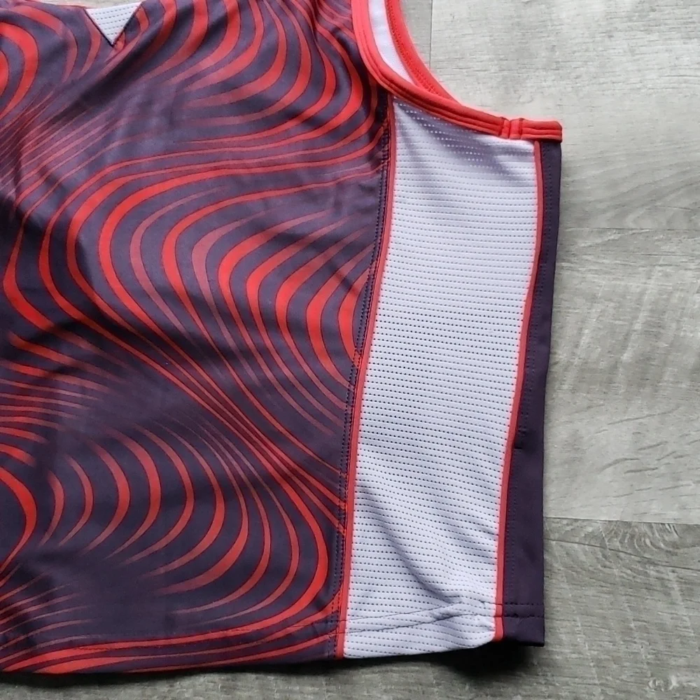 𝅺NWT Nike Women Dri-Fit Workout Top Black Red M